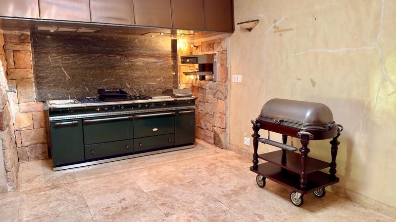 9 Bedroom Property for Sale in Hout Bay Western Cape